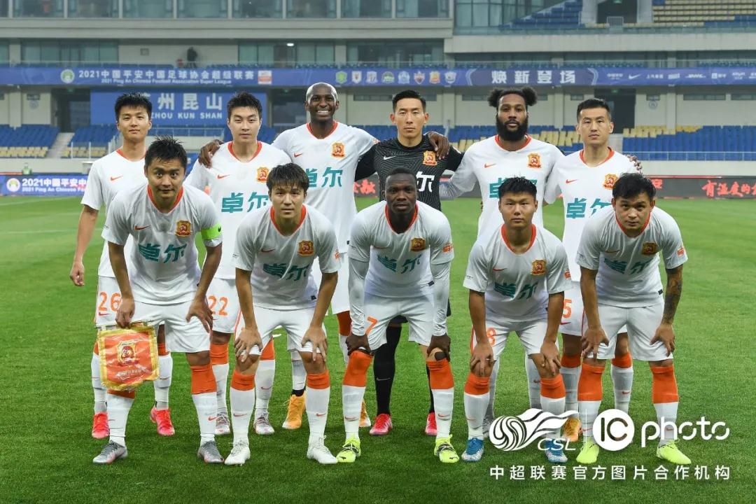موعد مباراة الأهلي وبيراميدز اليوم في الدوري المصري